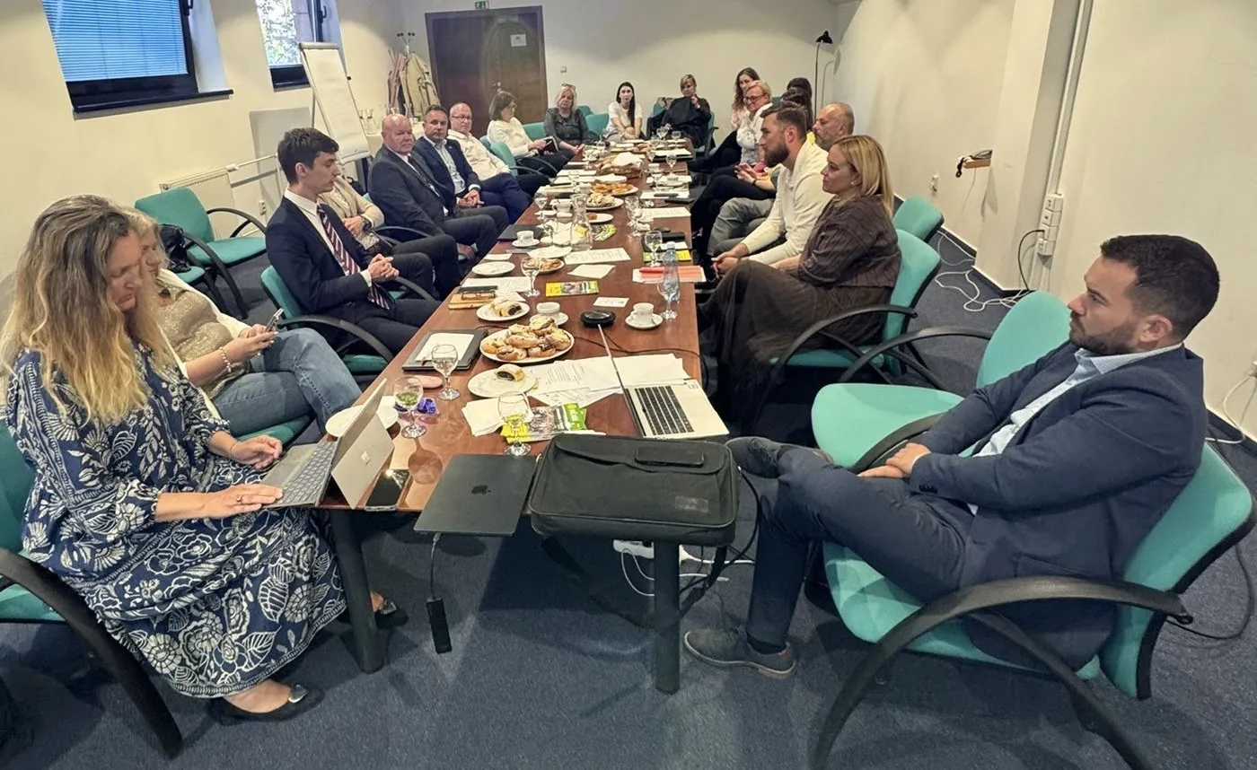 0c6bfb13-bfd8-4c89-b821-1b78c2392b6d