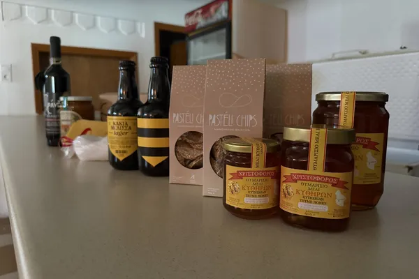From the Counter to the Customer’s Screen: How Digital Skills and Product Photography Power Rural E-Commerce
