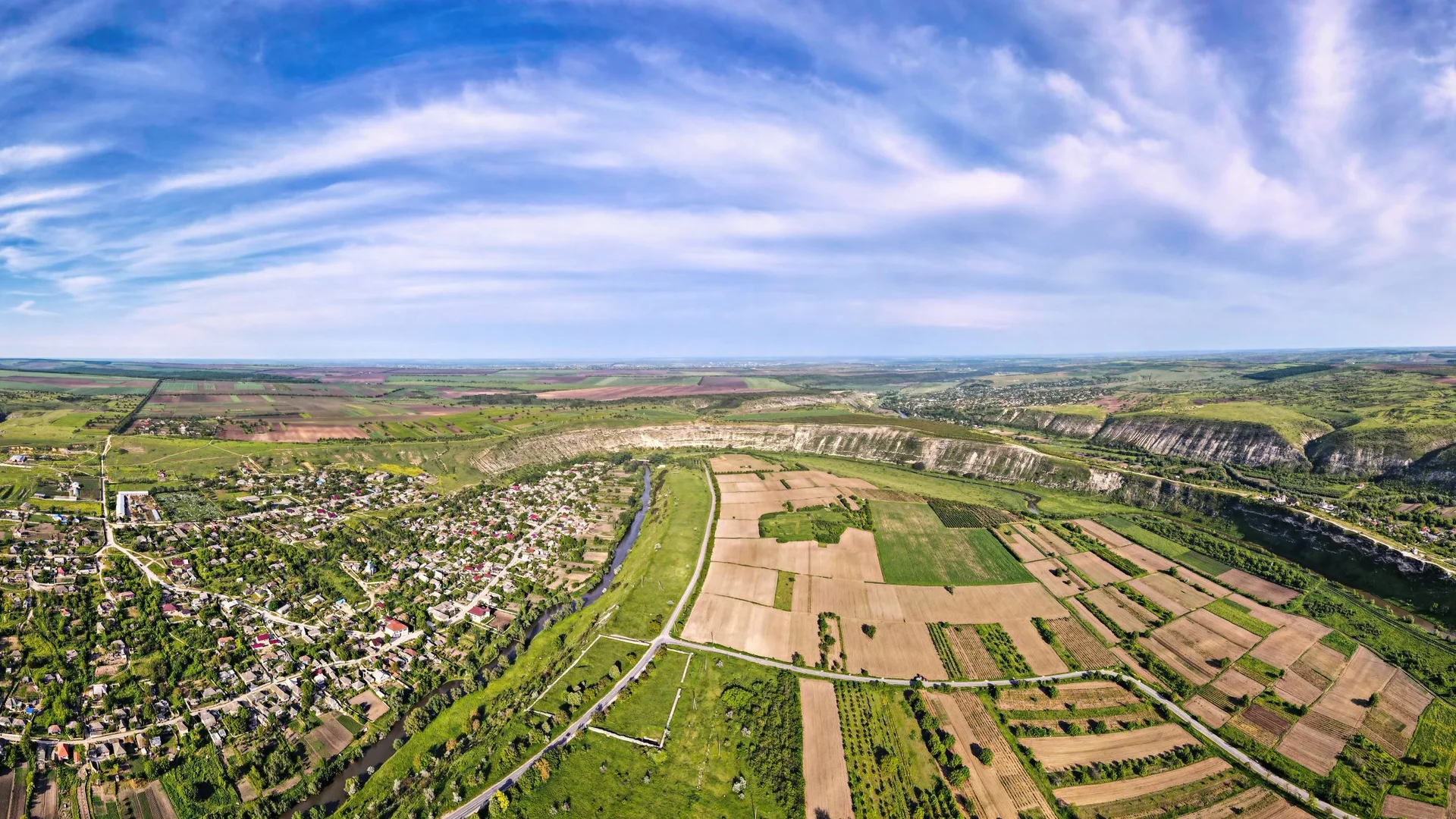 aerial-drone-panoramic-view-nature_3000w