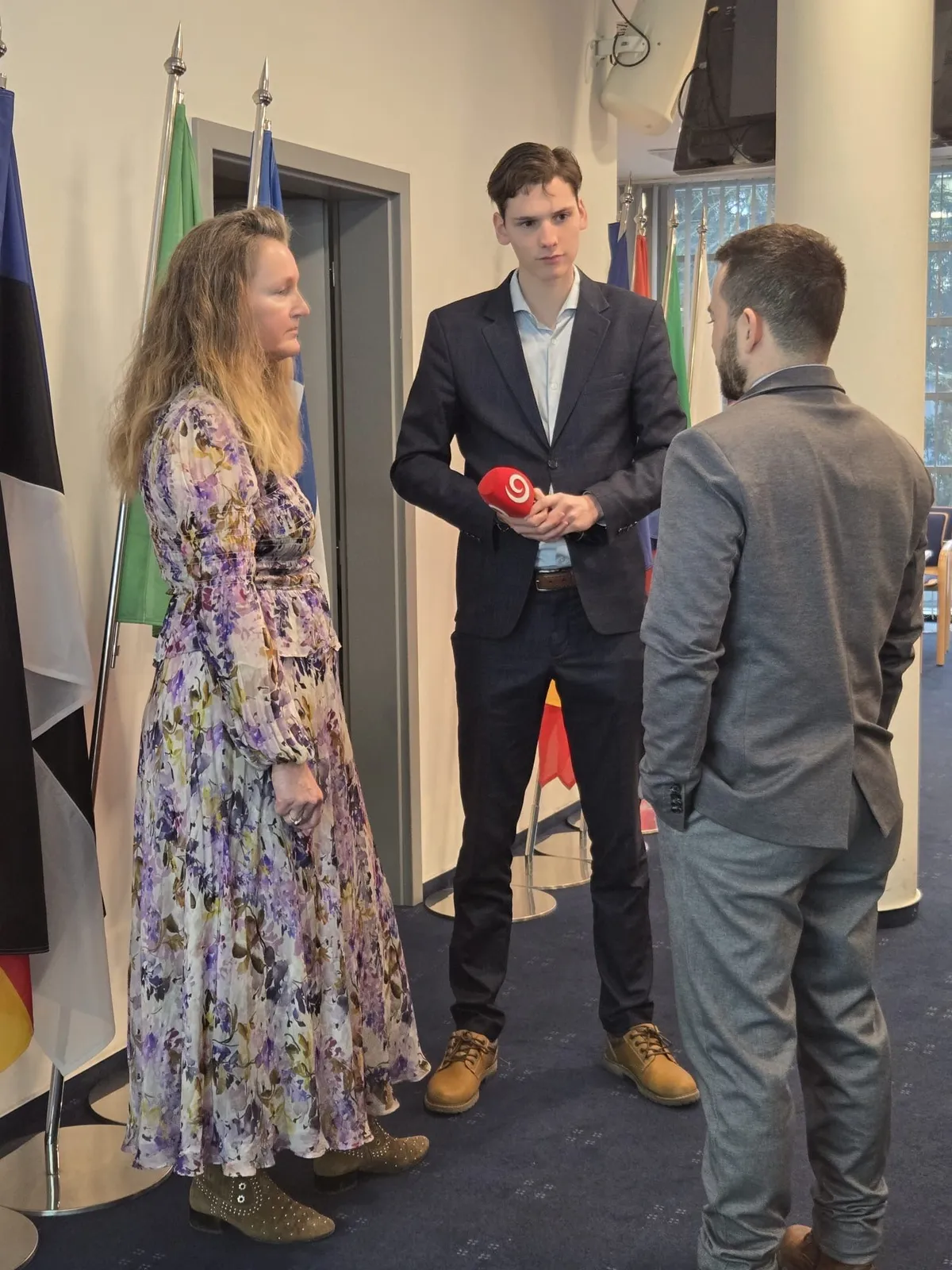 e4f2c427-62f2-4077-80a1-458f926b2574